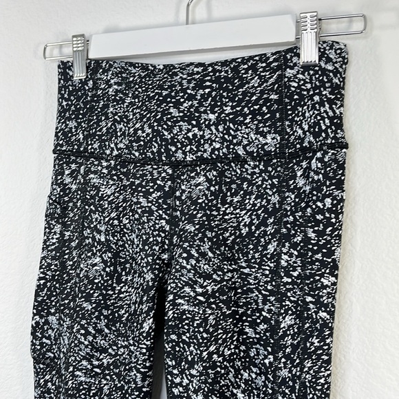 Athleta Ultimate Stash Pocket Capri Printed size Small Activewear - Picture 3 of 11